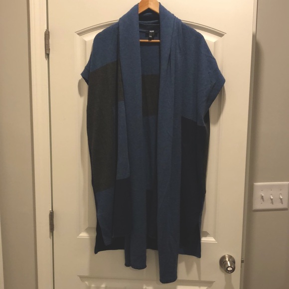 Paige Poncho with attached scarf - Picture 1 of 5